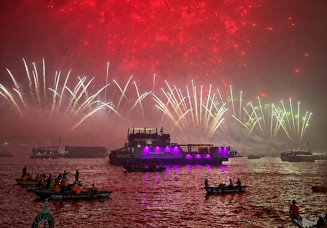 Banaras Dev Deepawali Grand Celebration over Ganges